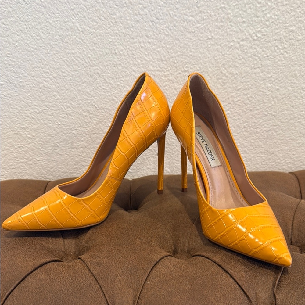 Steve Madden Vala Orange Croco Stiletto